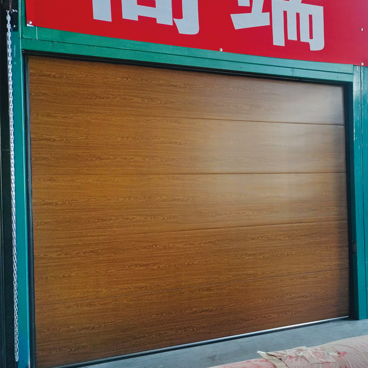 Установка гаражных ворот в частном доме.